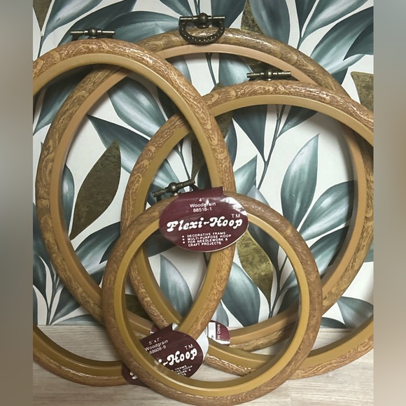 Michaels Flexi-Hoop Embroidery Hoops - Set of 4 - Picture 3 of 9